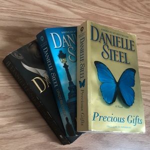 3 BOOKS DANIELLE S.